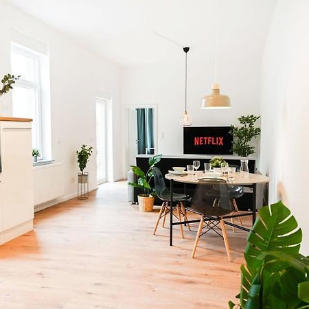 50Qm Apartment In Krefeld Zentral Gelegen Mit Hohen Decken - Beuys Apartments - Krefeld Ngoại thất bức ảnh