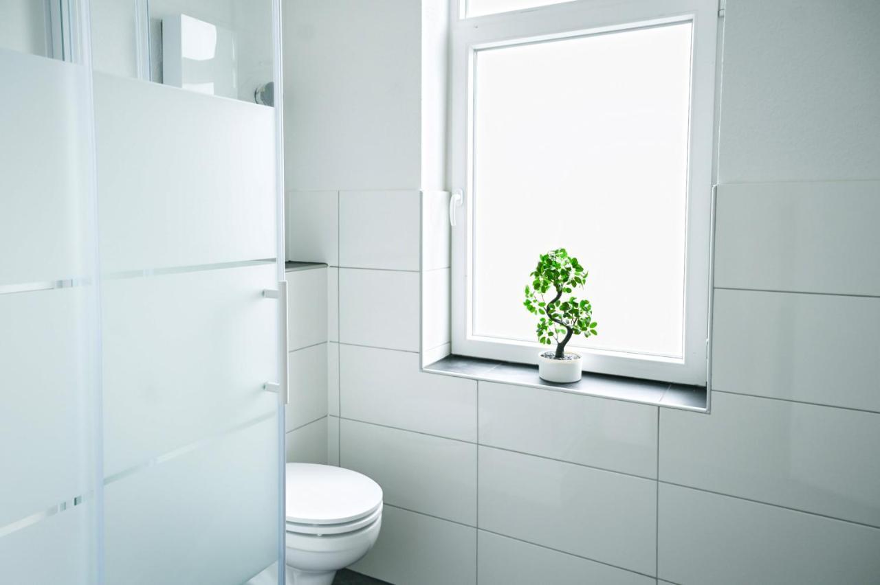 50Qm Apartment In Krefeld Zentral Gelegen Mit Hohen Decken - Beuys Apartments - Krefeld Ngoại thất bức ảnh